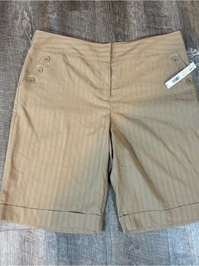 APT 9 Ava Stretch Bermuda Shorts Women’s 14 Khaki Pinstriped Rolled Cuff New